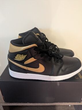Nike Air Jordan 1 Mid Black/Metallic Gold Sneakers